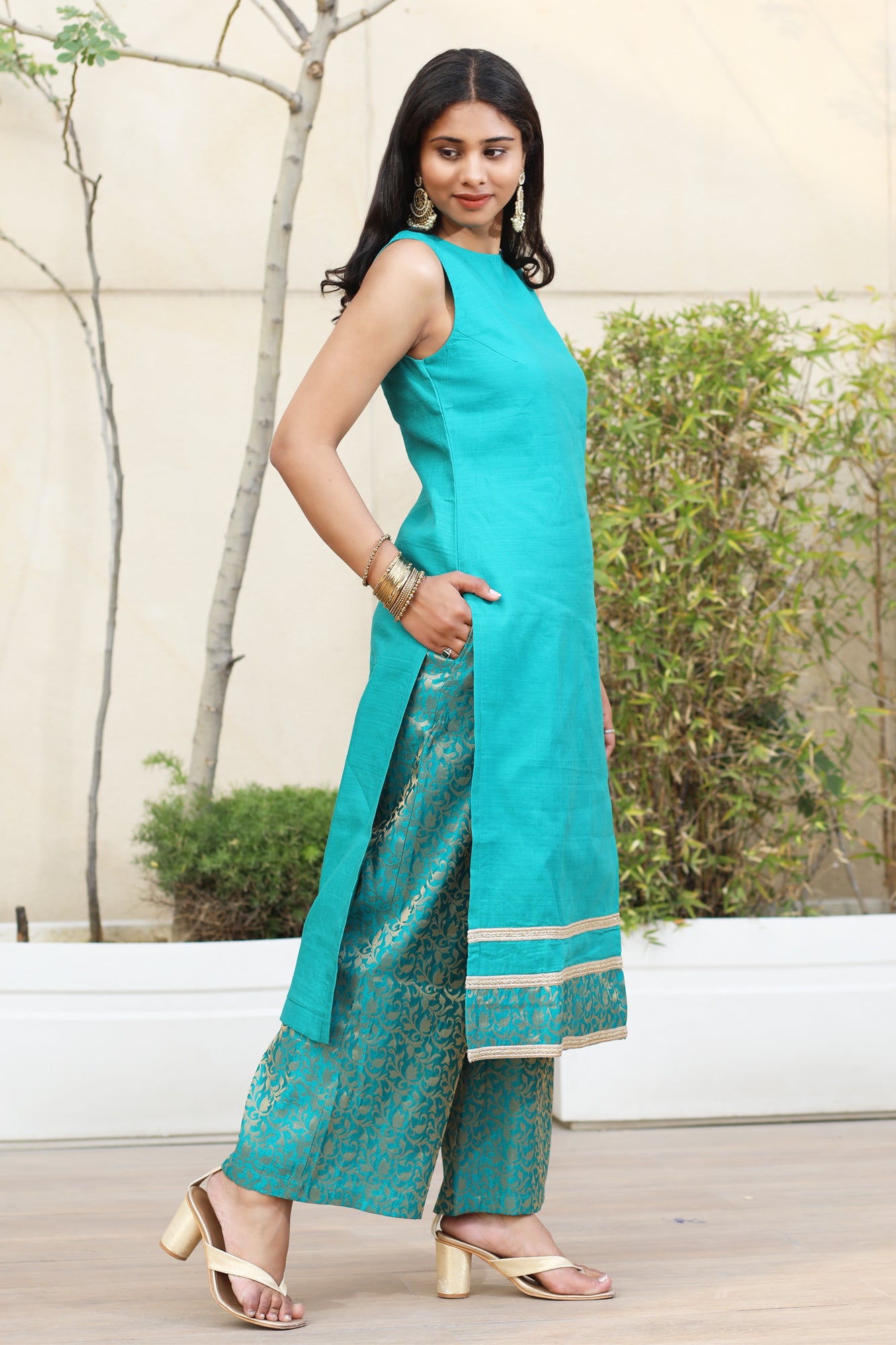 Vaanya Teal Brocade Set